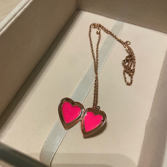 Rose Gold Heart Locket - Picture 1 of 3